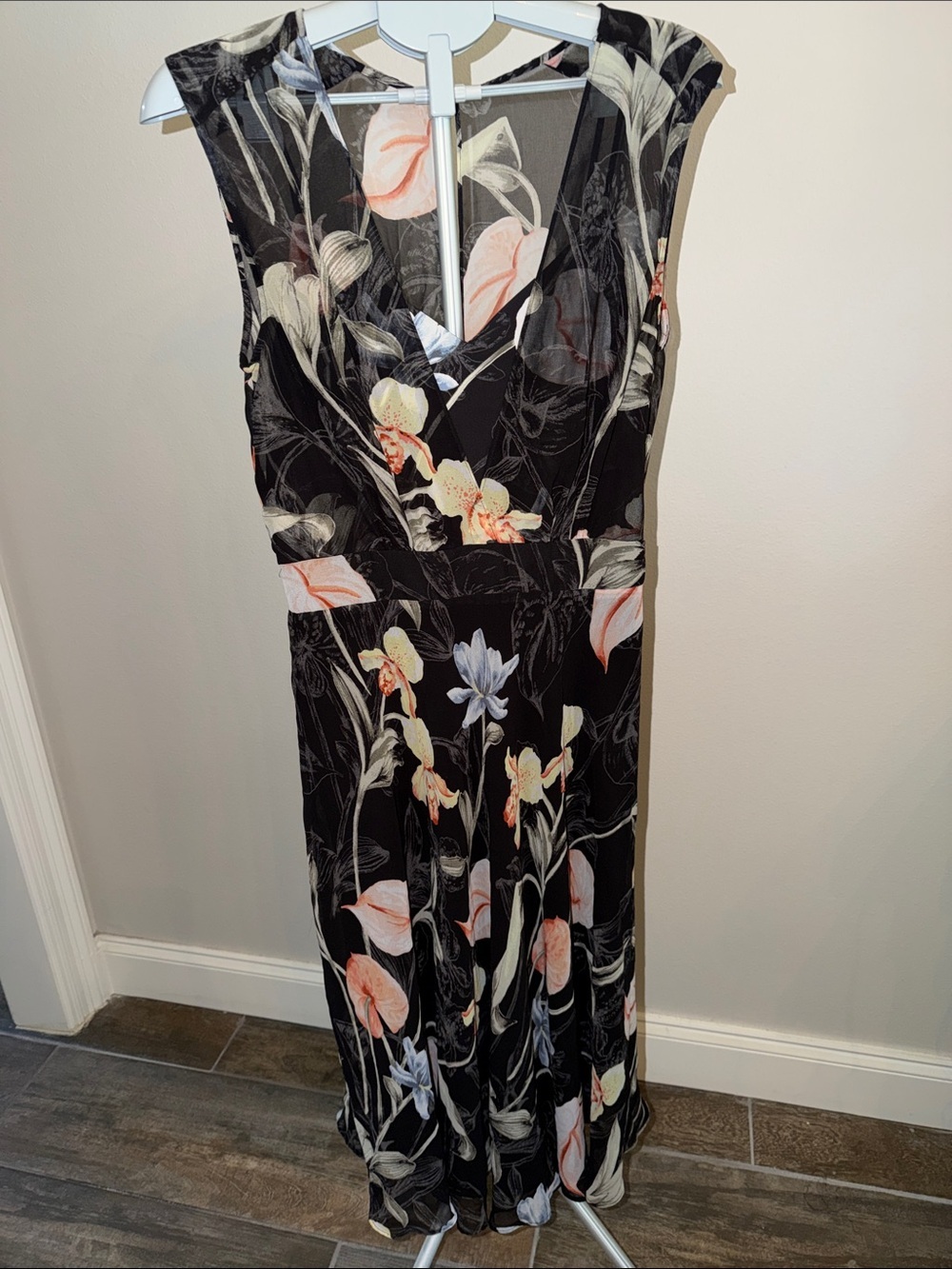 White House Black Market Black Sleeveless Floral Maxi Dress